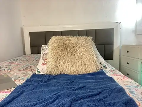 nicolaskan online show from November 20, 2025, 12:05 pm