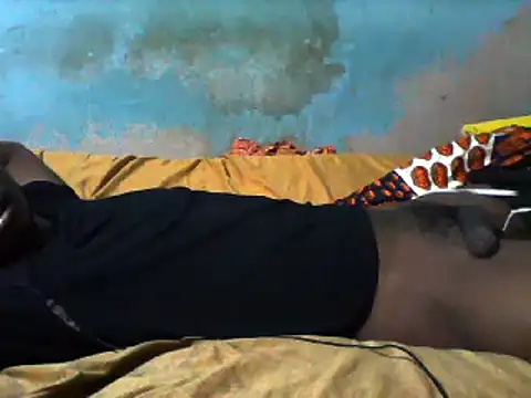 Snapshot of little__joy chatting on February 21, 2025, 12:05 am little  joy online show from February 21, 2025, 12:05 am