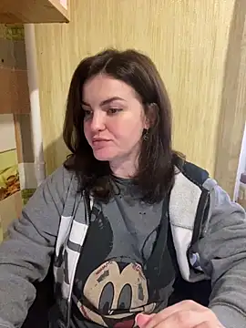 Karolina llove online show from February 14, 2025, 2:02 pm