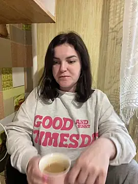 Karolina llove online show from March 1, 2025, 2:44 pm