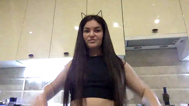 Karolina llove online show from October 10, 2025, 8:08 pm