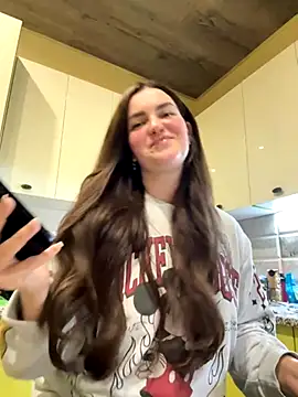 Karolina llove online show from October 24, 2025, 10:06 pm