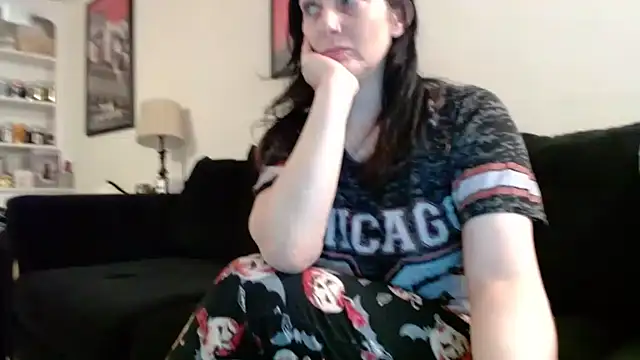 CrystalLakeXO online show from October 5, 2025, 4:44 am