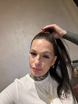 AileenInkOfficial online show from January 22, 2025, 6:10 pm