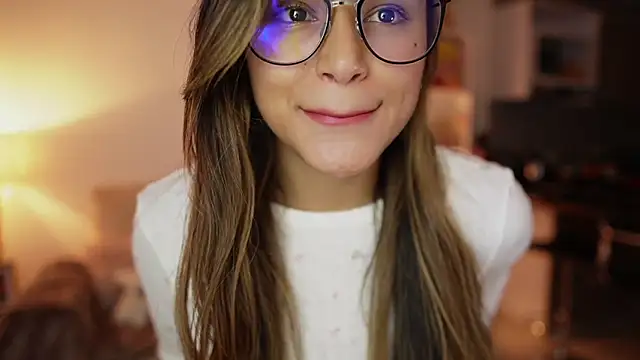 SaraParisi online show from February 10, 2026, 11:42 pm