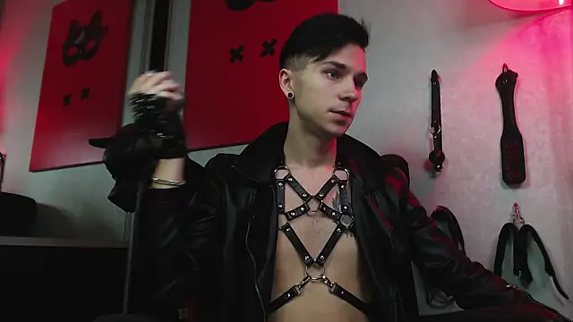 Joseph  Quinn online show from January 30, 2025, 1:31 pm