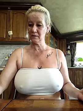 Lotus-blume1 online show from October 13, 2025, 8:14 am