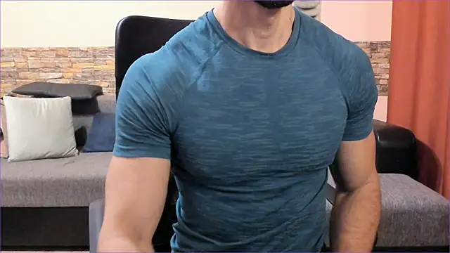 HotHunkTrainer online show from November 9, 2025, 8:01 am