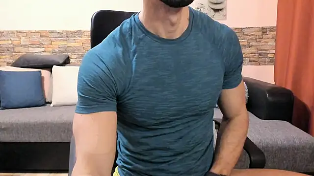 HotHunkTrainer online show from December 14, 2025, 8:52 am