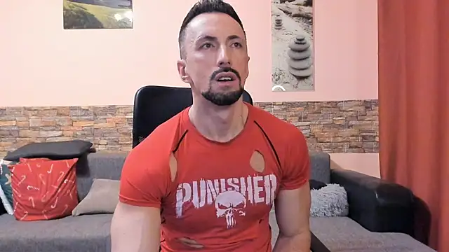 HotHunkTrainer online show from February 15, 2026, 9:08 am