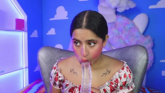 miss romyna online show from April 15, 2026, 11:06 am