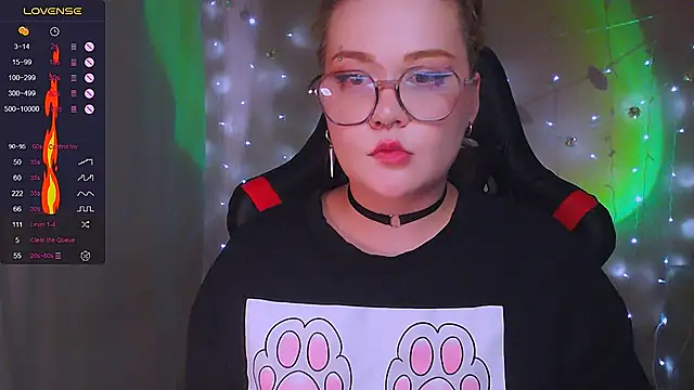 Snapshot of lala_loulou_land chatting on May 4, 2026, 3:19 pm lala loulou land online show from May 4, 2026, 3:19 pm