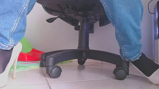 angeldevil193 online show from February 20, 2025, 2:13 pm