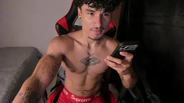Snapshot of Thomas_Fit1 chatting on May 30, 2026, 10:07 pm Thomas Fit1 online show from May 30, 2026, 10:07 pm