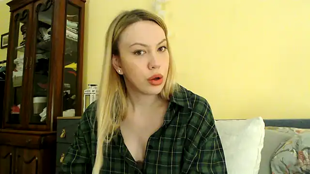 Scarlettford online show from December 27, 2024, 4:32 pm