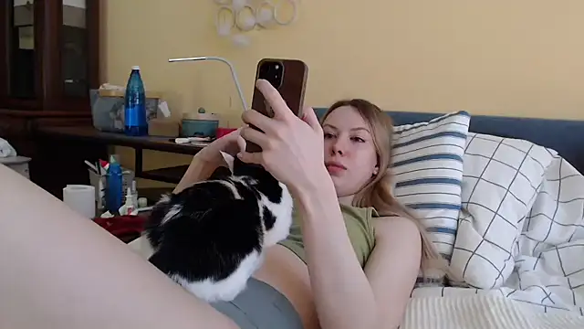 Scarlettford online show from February 21, 2025, 2:06 pm