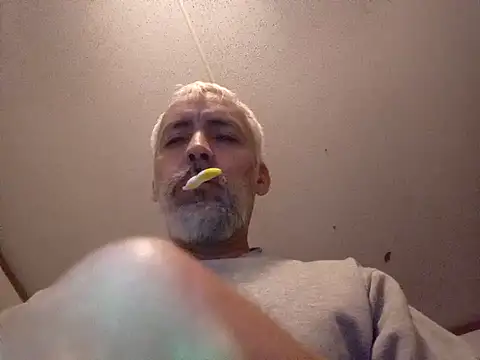 Xoc8  online show from February 22, 2025, 8:29 am