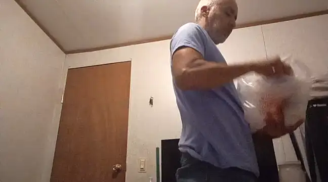 Xoc8  online show from March 21, 2025, 6:40 pm