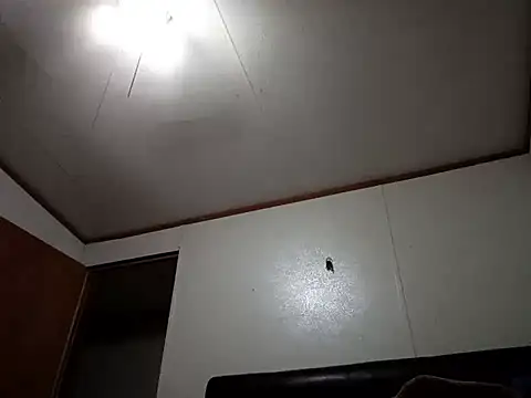 Xoc8  online show from October 29, 2025, 5:14 pm