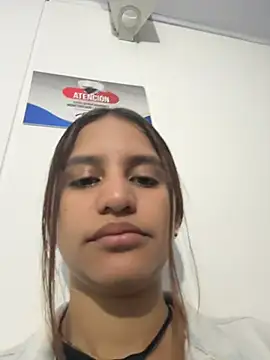 AnthonelaDuque online show from February 21, 2026, 11:33 am