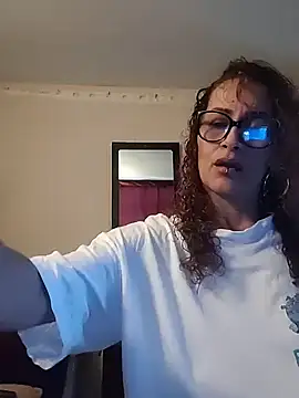 SelenaHouston online show from March 3, 2026, 8:04 pm