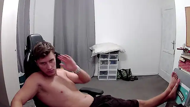 Snapshot of PKrisztian chatting on September 10, 2025, 8:20 pm PKrisztian online show from September 10, 2025, 8:20 pm