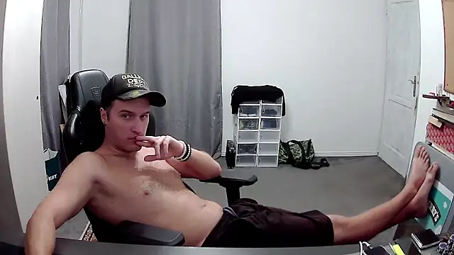 Snapshot of PKrisztian chatting on September 17, 2025, 5:25 pm PKrisztian online show from September 17, 2025, 5:25 pm