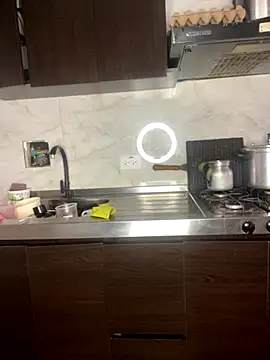 Palo santo online show from September 25, 2025, 9:18 pm