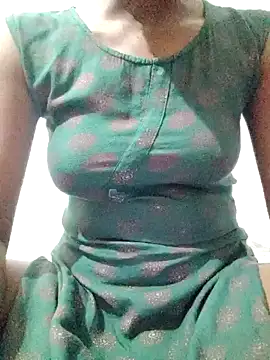 rituporna2004 online show from March 3, 2025, 1:09 pm