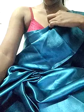 rituporna2004 online show from September 9, 2025, 8:25 am