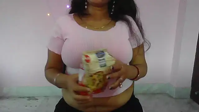 Snapshot of my-laila chatting on December 2, 2025, 7:03 am my-laila online show from December 2, 2025, 7:03 am