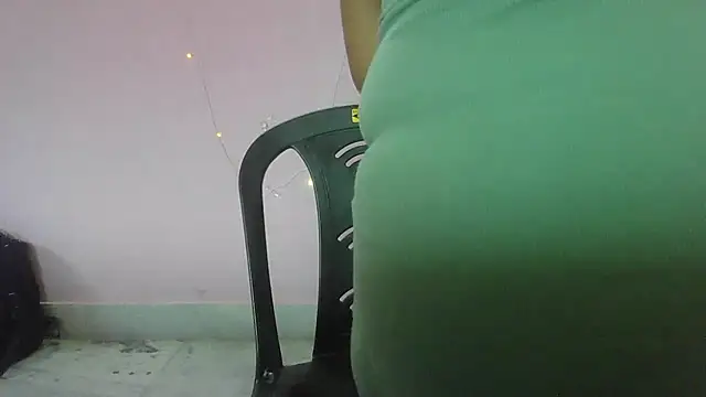 Snapshot of my-laila chatting on January 12, 2026, 7:24 am my-laila online show from January 12, 2026, 7:24 am