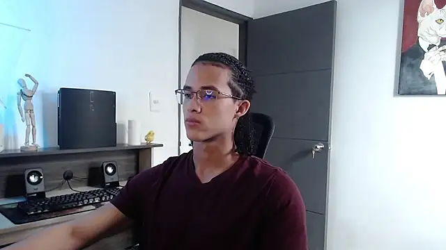 Snapshot of alejo_x3 chatting on February 17, 2025, 7:53 pm alejo x3 online show from February 17, 2025, 7:53 pm