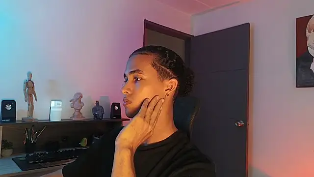 Snapshot of alejo_x3 chatting on September 26, 2025, 10:25 pm alejo x3 online show from September 26, 2025, 10:25 pm