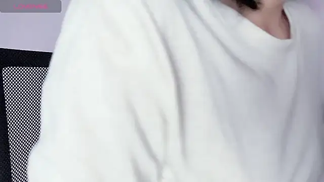 Baenee online show from October 25, 2025, 7:19 pm