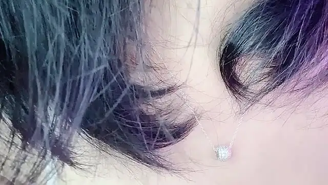 Baenee online show from April 9, 2026, 8:47 pm