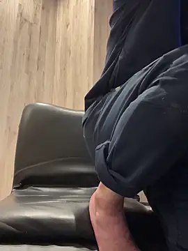 Snapshot of matu050556 chatting on March 4, 2026, 10:10 am matu050556 online show from March 4, 2026, 10:10 am