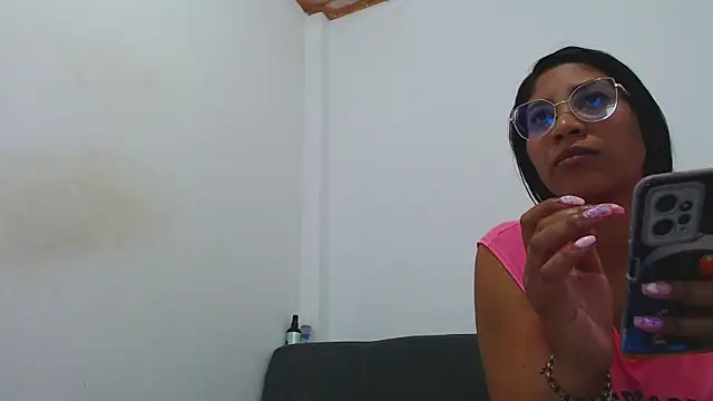 MiaJoness13 online show from December 18, 2024, 9:08 pm