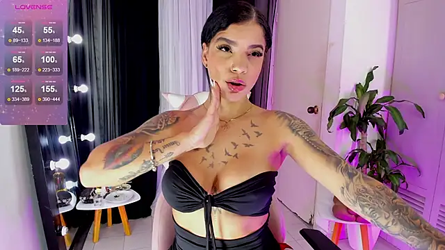 EmmaRusellx online show from December 2, 2025, 11:56 pm