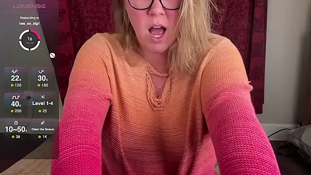 GlitterKitty108 online show from November 30, 2025, 11:31 pm