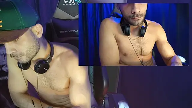 sexyboycolombi4 online show from February 13, 2025, 6:41 am