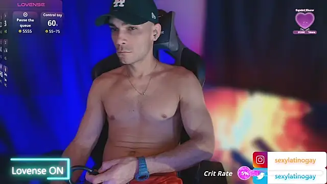 Snapshot of sexyboycolombi4 chatting on April 14, 2026, 1:44 am sexyboycolombi4 online show from April 14, 2026, 1:44 am