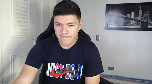 Plug Control online show from December 5, 2024, 2:11 pm