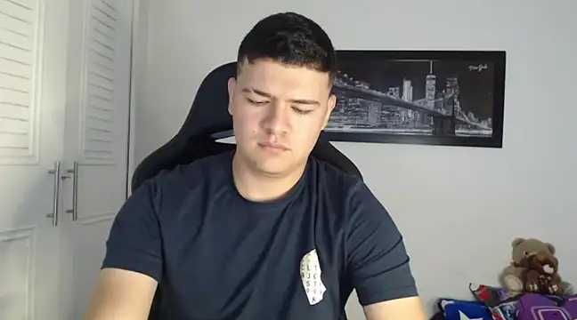 Plug Control online show from December 31, 2024, 4:04 pm