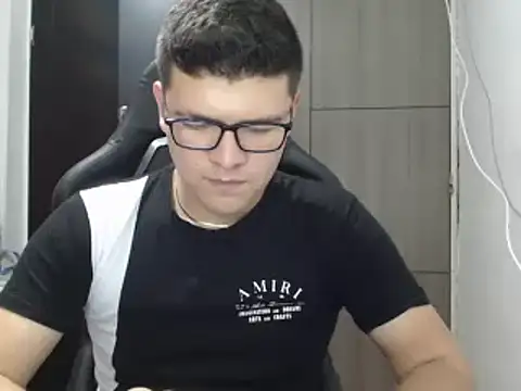 Plug Control online show from March 1, 2025, 6:43 pm