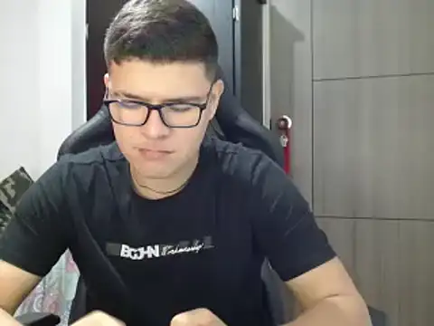 Plug Control online show from March 6, 2025, 3:02 pm