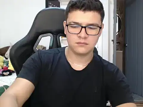 Plug Control online show from March 18, 2025, 4:37 pm