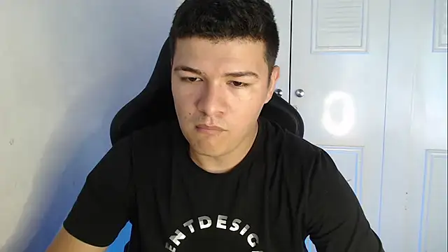 Plug Control online show from September 13, 2025, 7:24 pm