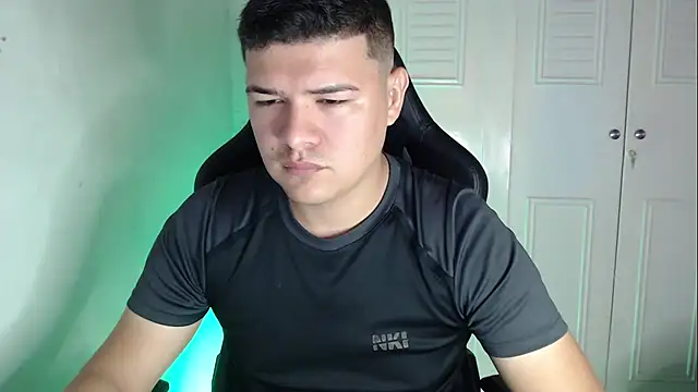 Plug Control online show from September 22, 2025, 3:14 pm