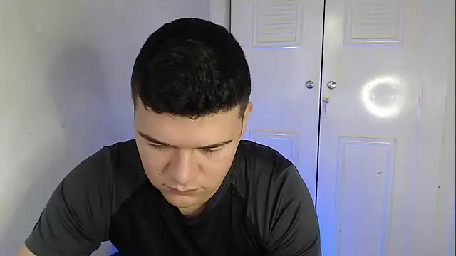 Plug Control online show from October 16, 2025, 2:07 pm